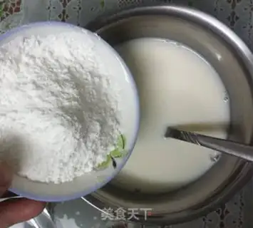 Make Mango Snowmen step 1