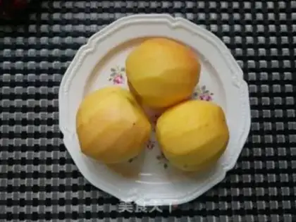 Make Ice-cooled peach candy step 1