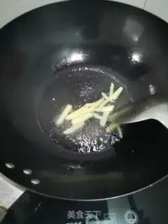 Make Twin pepper fried chicken chest step 1