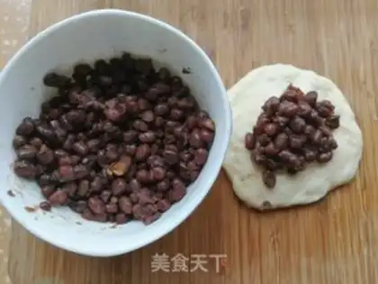 Make Bean pineapple bun step 6