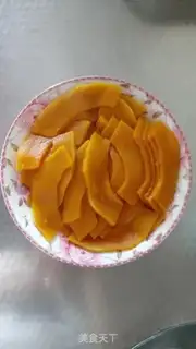 Make Pumpkin toast from a swirl-lace step 2