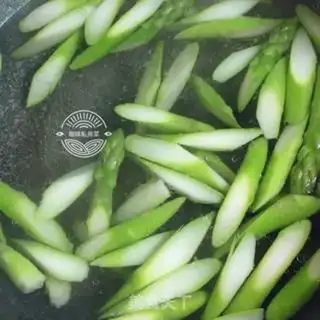 Make Shrimp eggs, fried storks step 8