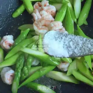 Make Shrimp eggs, fried storks step 15