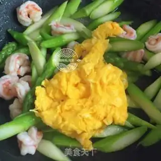 Make Shrimp eggs, fried storks step 16