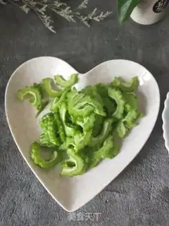 Make ♪ The cold wood, the bitter melon ♪ step 2