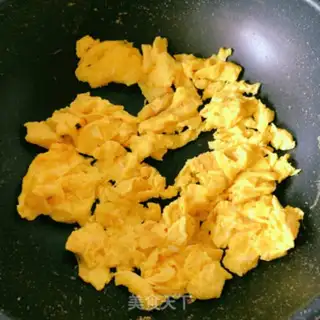 Make An egg box of celery step 2