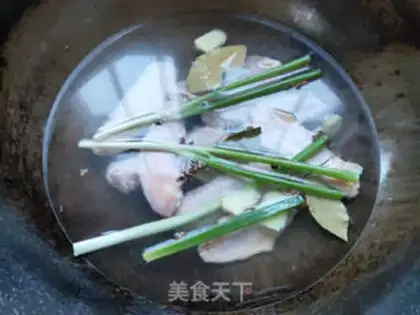 Make Soy sauce with duck wings step 1