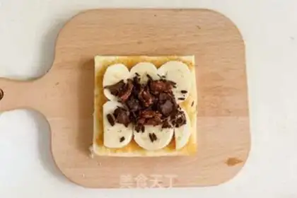 Make Chocolate banana sandwich step 3