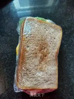 Make Soup eggs, black and wheat sandwiches step 7