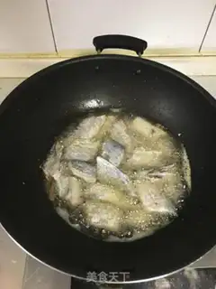 Make Pepper salted fish step 1