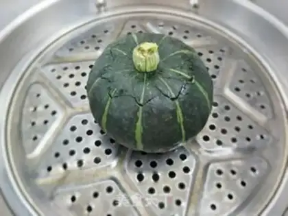 Make Ice cream pumpkin step 2