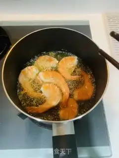 Make Singapore cereal shrimp step 1