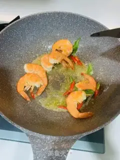 Make Singapore cereal shrimp step 6