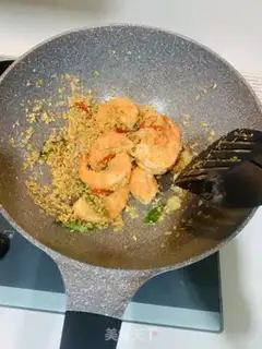 Make Singapore cereal shrimp step 8