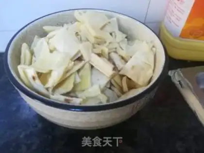 Make A radish fan of lamb soup step 3