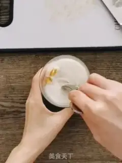 Make Ice cream, Oleo, yogurt cup step 4