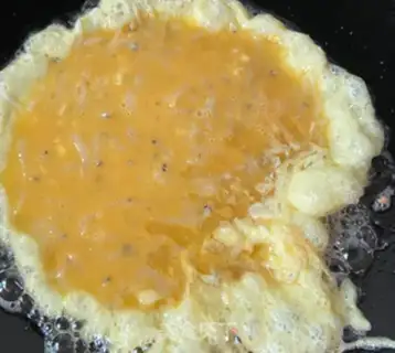 Make Silverfish fried eggs step 3
