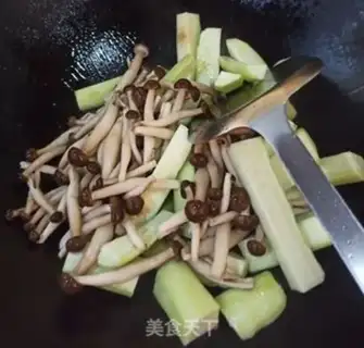 Make Crab mushrooms and silk melons step 5