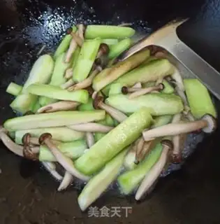 Make Crab mushrooms and silk melons step 6