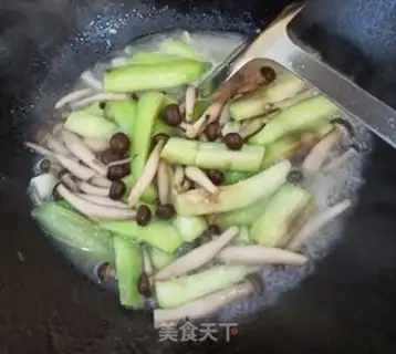 Make Crab mushrooms and silk melons step 7