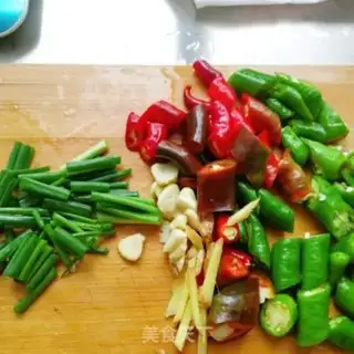 Make Twin peppers, pork liver step 4