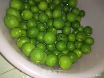 Make Blue plum wine step 4