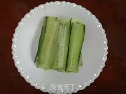 Make Sesame sauce and cucumber step 1