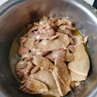 Make Twin peppers, pork liver step 8