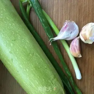 Make Garlic saucer step 0