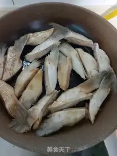 Make Fried salmon fin step 2