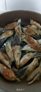 Make Fried salmon fin step 4