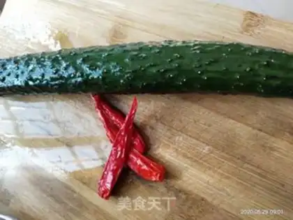 Make The cucumbers fried the liver step 1
