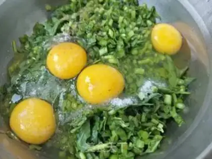 Make Omelette eggs step 3