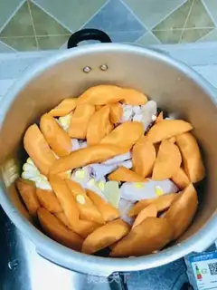Make Carrot corn chicken soup step 2