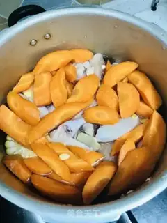 Make Carrot corn chicken soup step 3