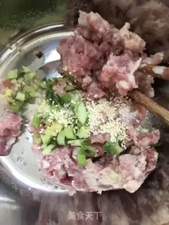 Make Snack pie in front of the car step 13