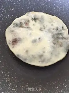 Make Snack pie in front of the car step 24