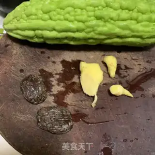 Make Suffering melon cucumber broccoli soup step 1