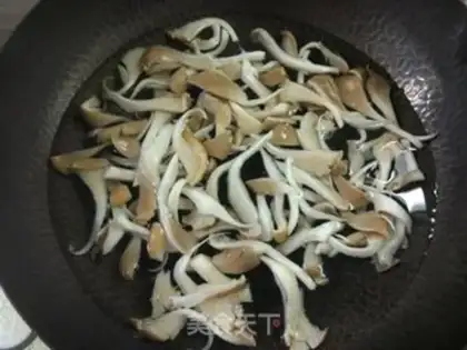 Make Mushrooms burning beans step 2