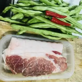 Make Four seasons of bean fried meat step 0