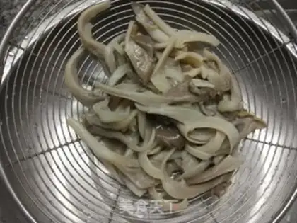 Make Mushrooms burning beans step 4