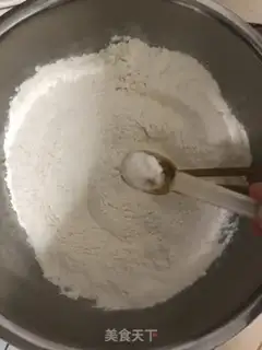 Make The original hand grab cake step 0