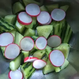 Make A cherries salad step 3