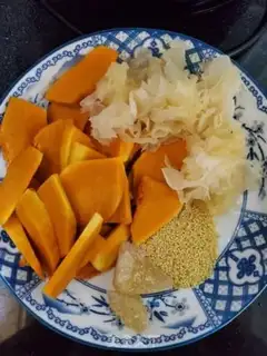 Make Silver ears, little pumpkins step 0