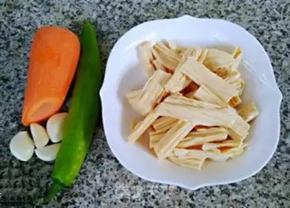 Make Spicy pepper carrots and scabs step 2