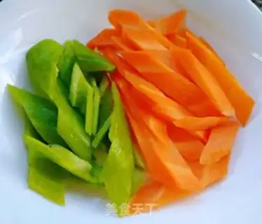 Make Spicy pepper carrots and scabs step 3