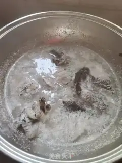 Make Coconut chicken stew step 1
