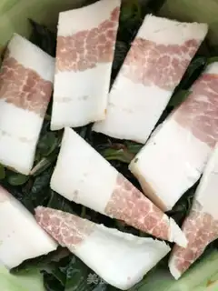 Make Pork varnished in front of a fresh car step 11