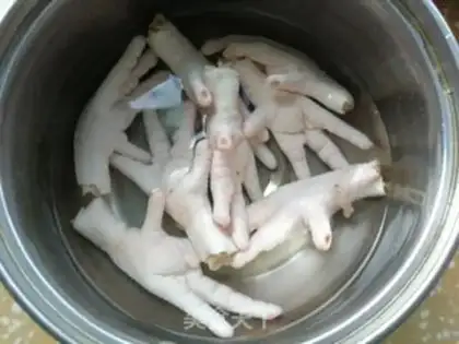 Make Frozen chicken claws step 2