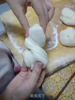 Make Fancy buns step 4